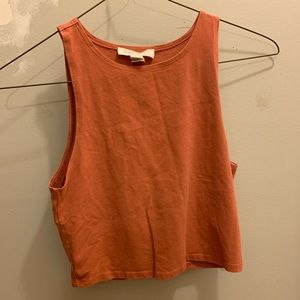 croped tank top